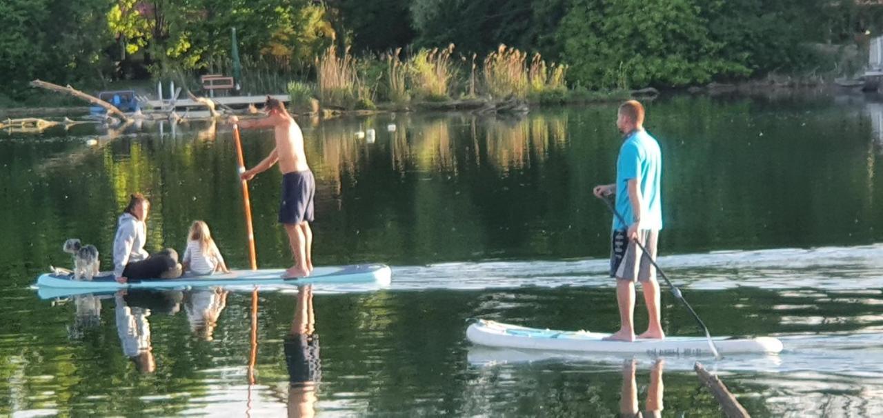 דירות ברטיסלאבה Hausboat "Zivot Na Vode" מראה חיצוני תמונה