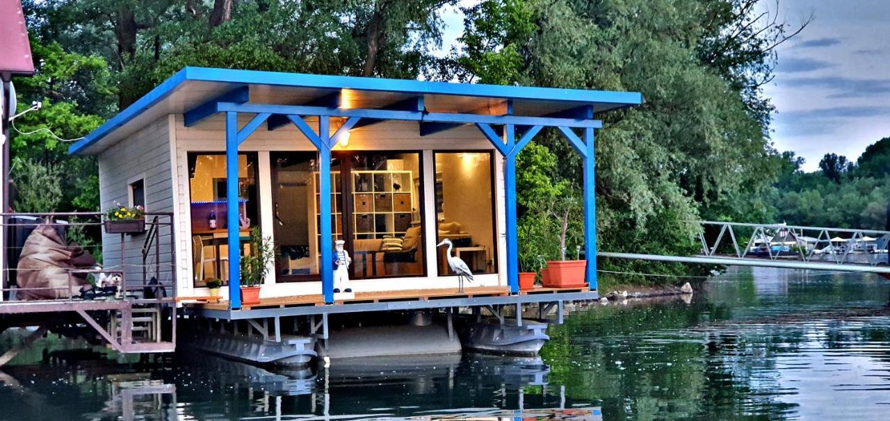 דירות ברטיסלאבה Hausboat "Zivot Na Vode" מראה חיצוני תמונה